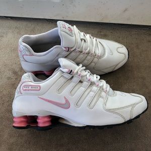Nike Womens SHOX 314561-100 Pink White size 8